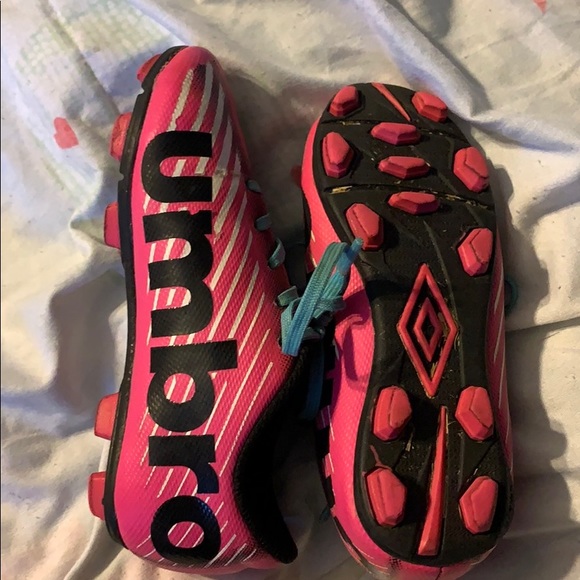 Youth ⚽️ cleats - Picture 4 of 5